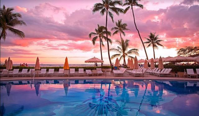 Halekulani Hawaii hotel pool